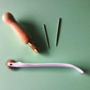 rotella-foratrice-punteruolo-manico-legno